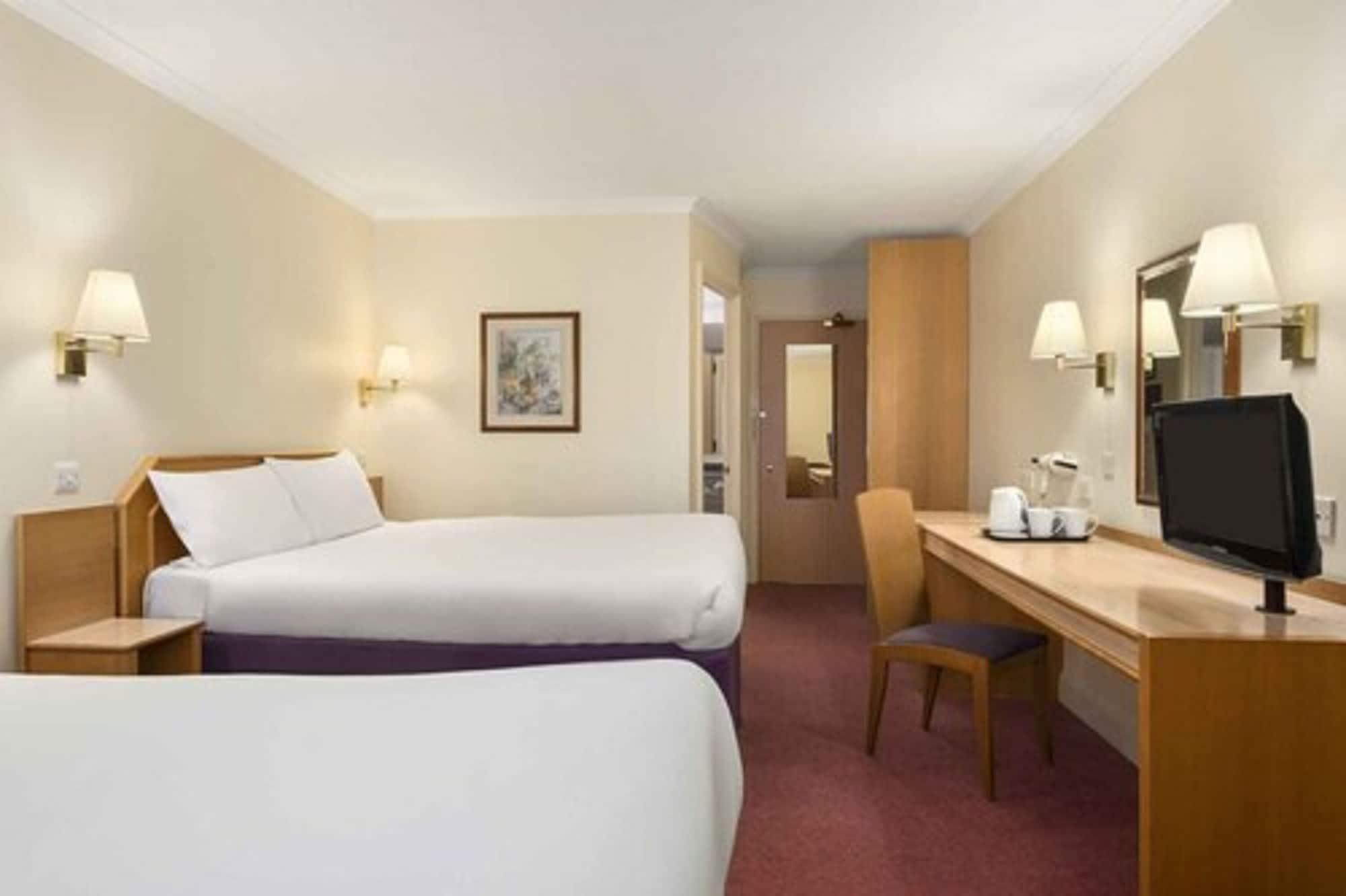 Hotel Super 8 By Wyndham Durham Esterno foto