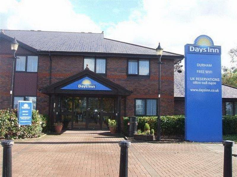 Hotel Super 8 By Wyndham Durham Esterno foto