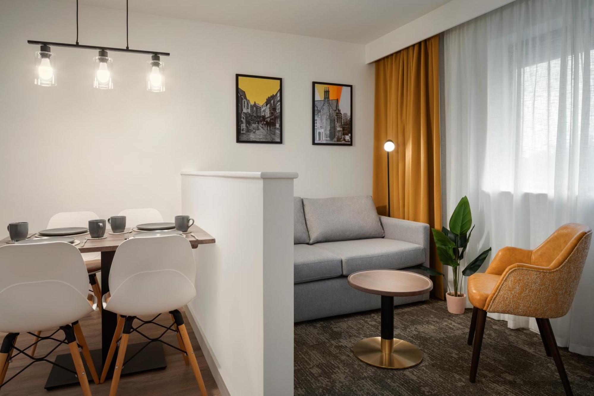 Hotel Super 8 By Wyndham Durham Esterno foto