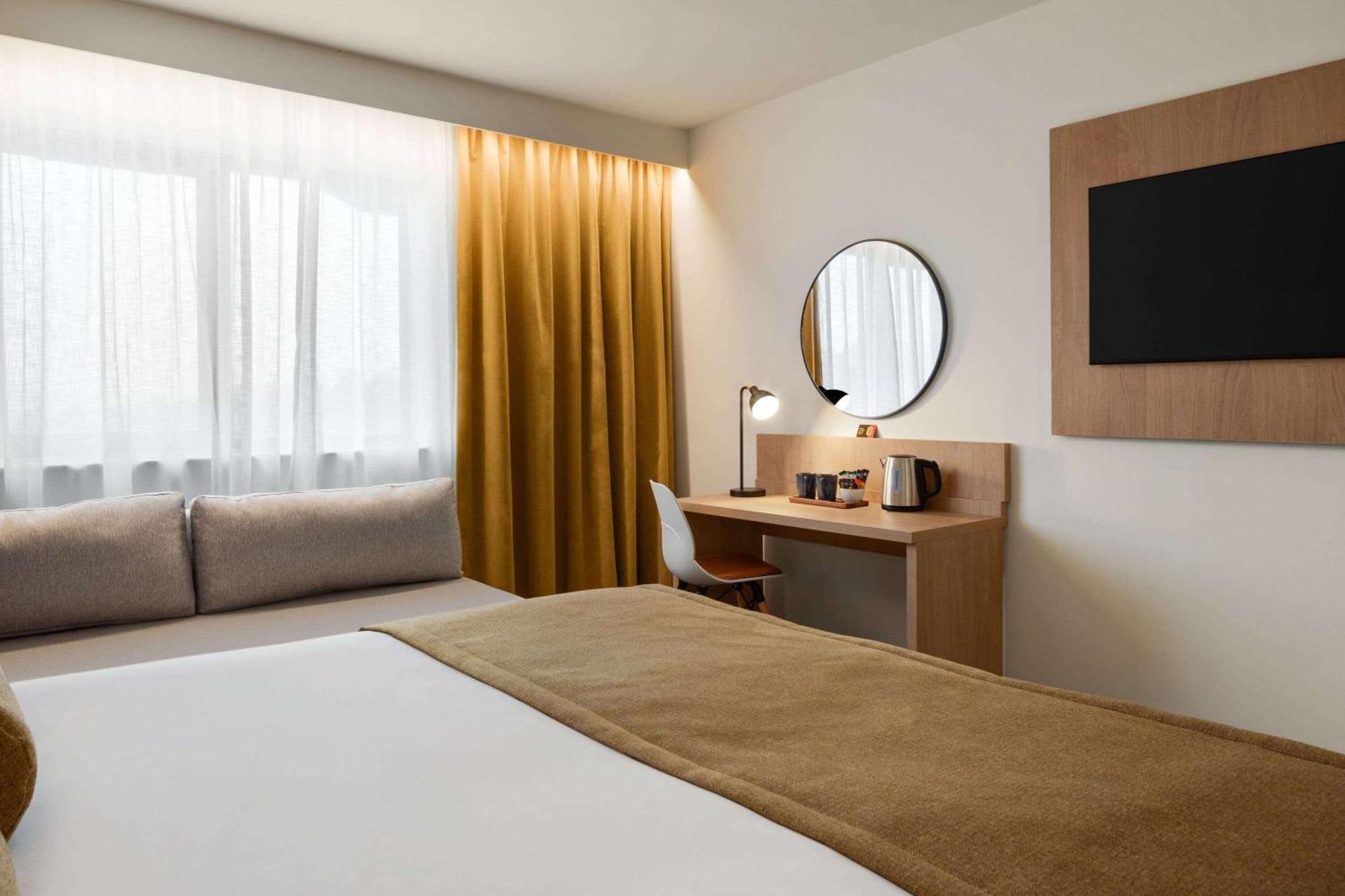 Hotel Super 8 By Wyndham Durham Esterno foto